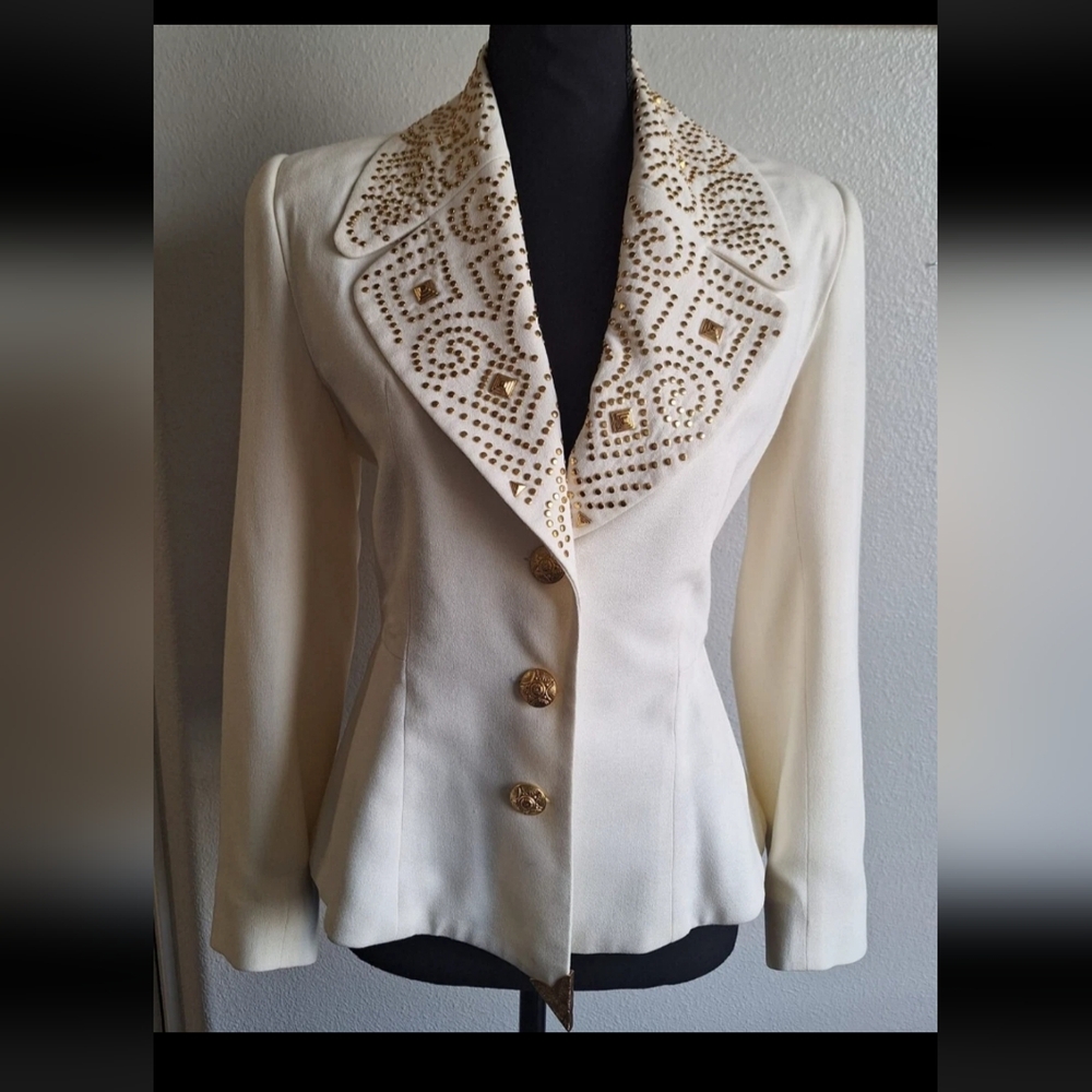 Alberto Makali Cream and Gold Blazer with Intricate Collar